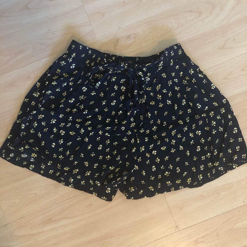 Zara | Belted Floral Print Shorts High Waist size medium